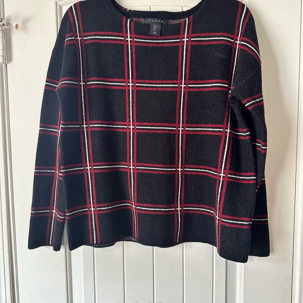 Tahari Women's long-sleeve Plaid Top Size Large